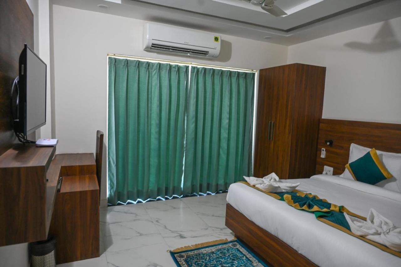 דהראדון Hotel 7 Heaven מראה חיצוני תמונה