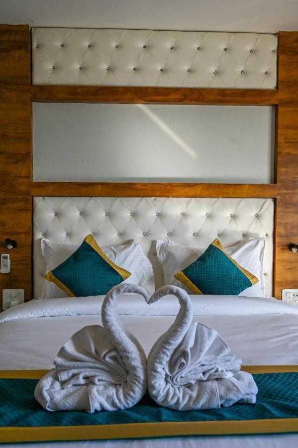 דהראדון Hotel 7 Heaven מראה חיצוני תמונה